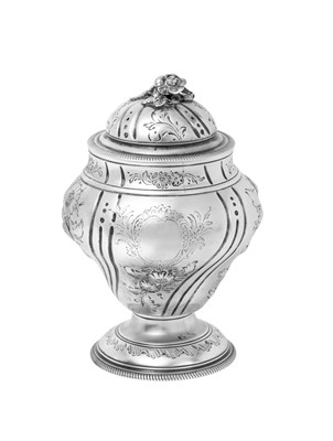 Lot 2013 - A George III Silver Tea-Caddy