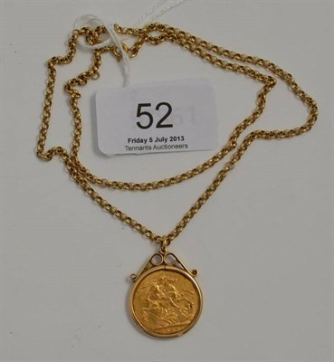 Lot 52 - A 1907 full sovereign loose mounted as a pendant on a belcher link chain