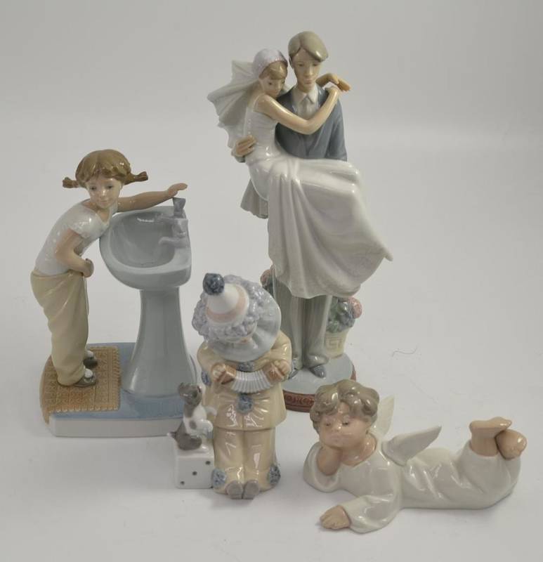 Lot 69 - Four Lladro figures