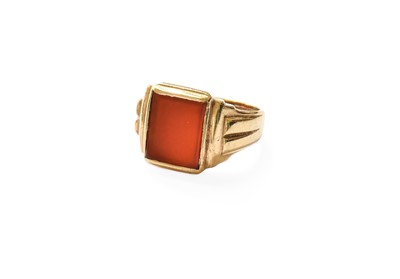 Lot 432 - A 9 Carat Gold Carnelian Signet Ring, finger...