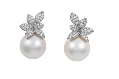 Lot 2254 - An 18 Carat White Gold South Sea Pearl and...