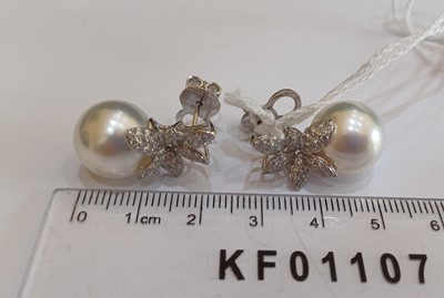 Lot 2254 - An 18 Carat White Gold South Sea Pearl and...