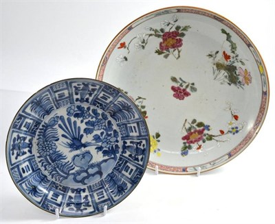 Lot 107 - A Chinese kraak porcelain dish and a famille rose dish