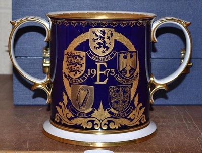 Lot 137 - Spode loving cup, cased