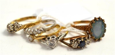 Lot 186 - Six assorted stone set dress rings