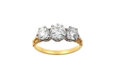 Lot 2277 - A Diamond Three Stone Ring the graduated old...