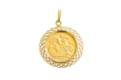 Lot 207 - A Half Sovereign Pendant, dated 1909, in a 9...