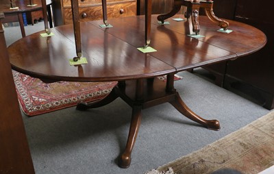 Lot 1509 - An Oak Extending Dining Table, the pedestal...