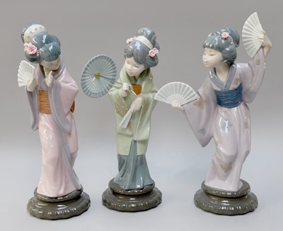 Lot 351 - Three Lladro Japanese Ladies