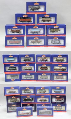 Lot 208 - Bachmann OO Gauge Wagons