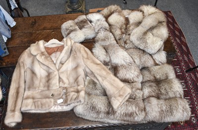 Lot 1254 - Arctic Fox Coat, round neck and three quarter...