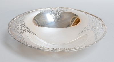 Lot 28 - An Elizabeth II Silver Bowl, by Atkin Brothers,...