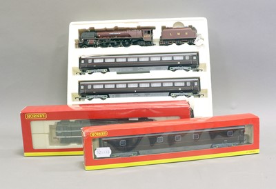 Lot 221 - Hornby (China) OO Gauge R2370 The Royal Train