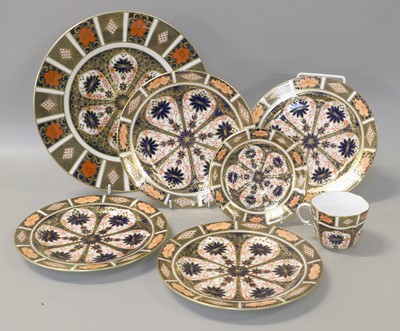 Lot 336 - A Selection of Royal Crown Derby Imari Pattern...