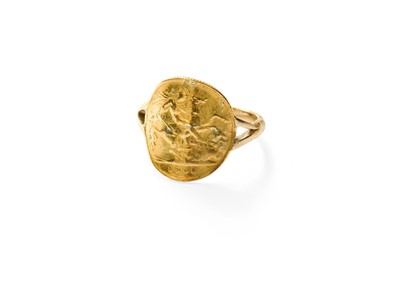 Lot 400 - A Half Sovereign Ring, dated 1908, to a forked...