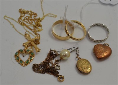 Lot 309 - Three 9ct gold band rings, pendants on chains etc