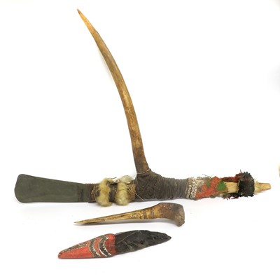 Lot 338 - A Papua New Guinea Axe, of T shape, the large...