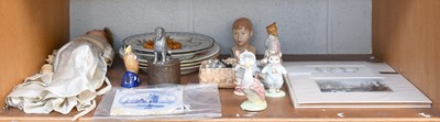 Lot 153 - Ceramics and Othe Items Including: five Royal...