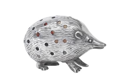 Lot 2064 - An Edward VII Novelty Silver Pin-Cushion