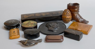 Lot 209 - A Group of Boxes, including snuff boxes, etc