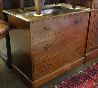 Lot 1491 - An Early 20th Century Three Height Chest of...