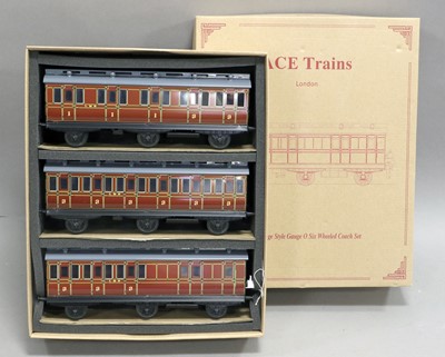 Lot 261 - Ace Trains O Gauge Six Wheel Coach Set