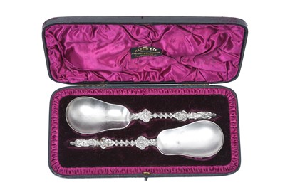 Lot 2030 - A Cased Pair of Victorian Silver Spoons