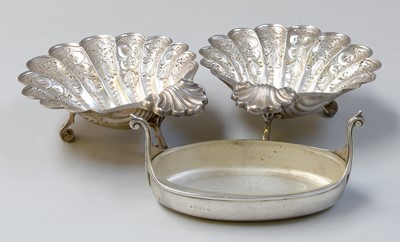 Lot 133 - A Pair of Elizabeth II Silver Shell-Shaped...