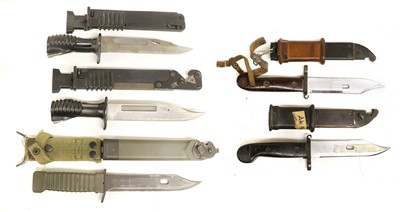 Lot 284 - A German KCB77 M9 Combat Knife, unmarked, the...