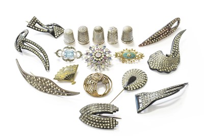 Lot 525 - A Small Quantity of Jewellery and Collectables,...