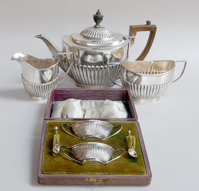 Lot 9 - A Three-Piece Victorian and Edward VII Silver...