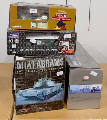 Lot 367 - Hobby Engine Models radio controlled M1A1...