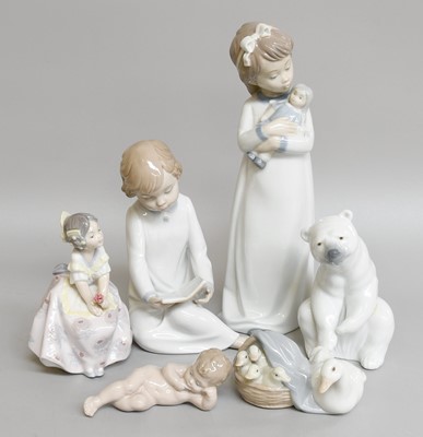 Lot 313 - A Collection of Lladro Porcelain Models and...