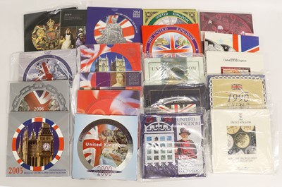 Lot 58 - 20x UK Brilliant Uncirculated Sets; full date...