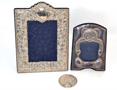 Lot 487 - Two silver photograph frames and silver commemorative coins