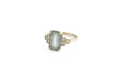 Lot 28 - An Aquamarine and Diamond Ring, the...