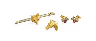 Lot 56 - A Fox Mask Brooch, stamped '9CT', length 5.0cm;...