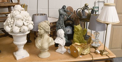 Lot 347 - A Collection of Assorted Modern Decorative...