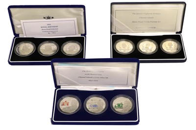 Lot 11 - 3x Royal Mint Commemorative Crown Sets,...