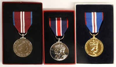 Lot 105 - A Golden Jubilee Medal 2002, in original box...