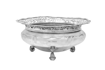 Lot 2100 - An Edward VII Silver Bowl