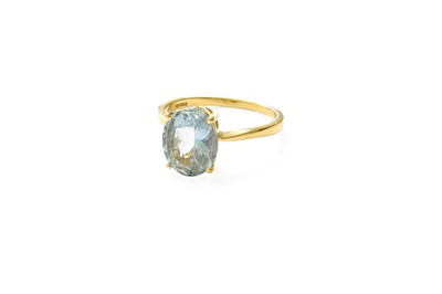 Lot 246 - A 14 Carat Gold Aquamarine Ring, the oval cut...