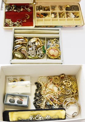 Lot 353 - A Quantity of Jewellery and Watches, including...