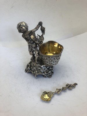Lot 2119 - A Victorian Silver Salt-Cellar and Salt-Spoon