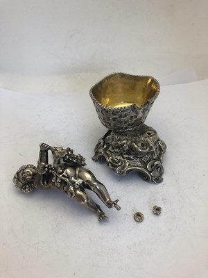 Lot 2119 - A Victorian Silver Salt-Cellar and Salt-Spoon