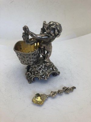 Lot 2119 - A Victorian Silver Salt-Cellar and Salt-Spoon