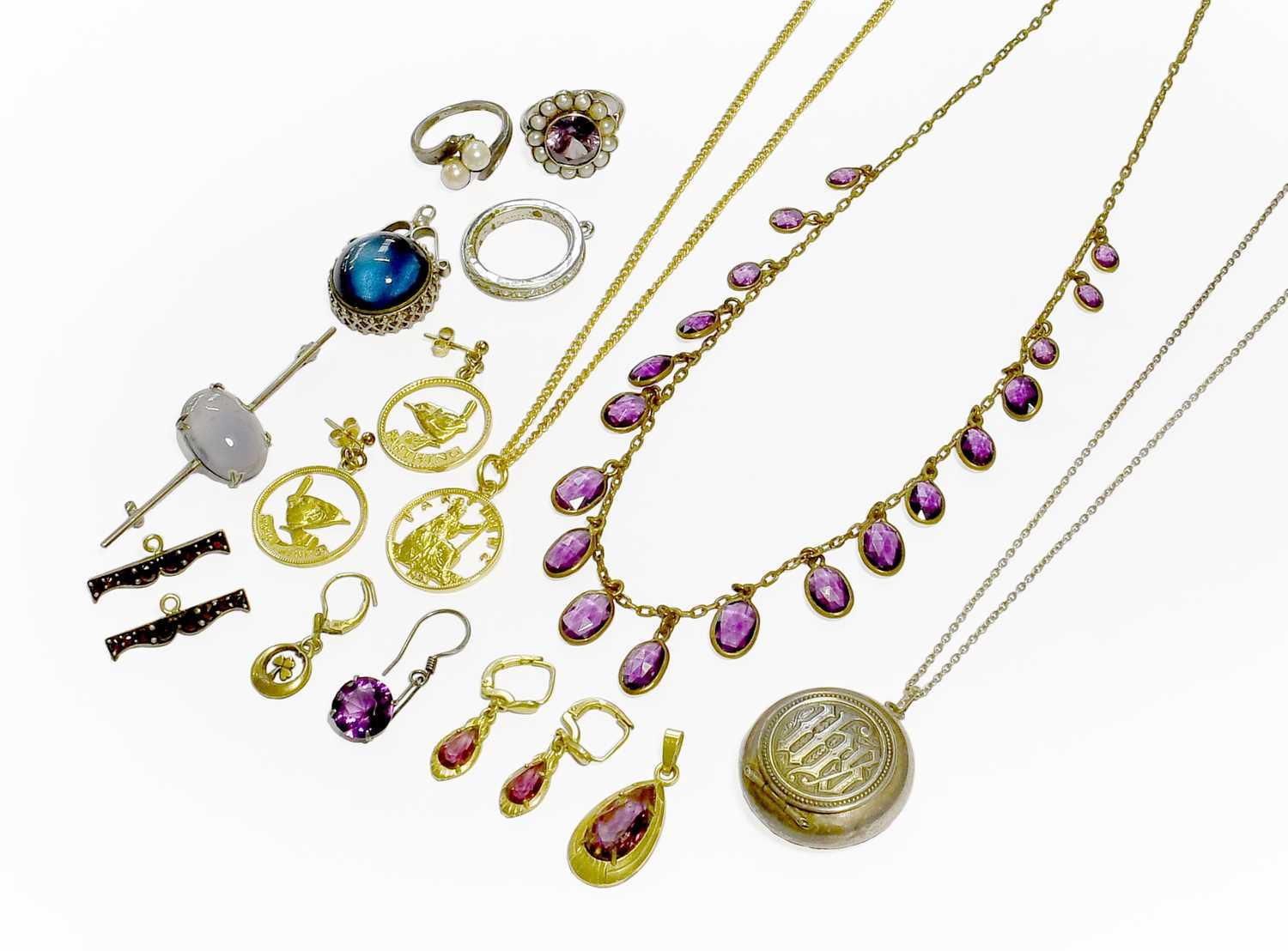 Lot 38 - A Small Quantity of Jewellery, including...