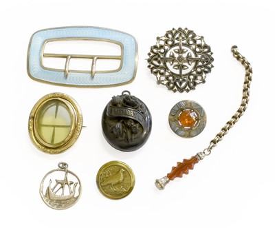 Lot 319 - An Assortment of Jewellery, including a jet...