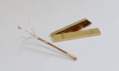 Lot 99 - A George VI Gold-Cased Comb, by Stephen J Rose,...