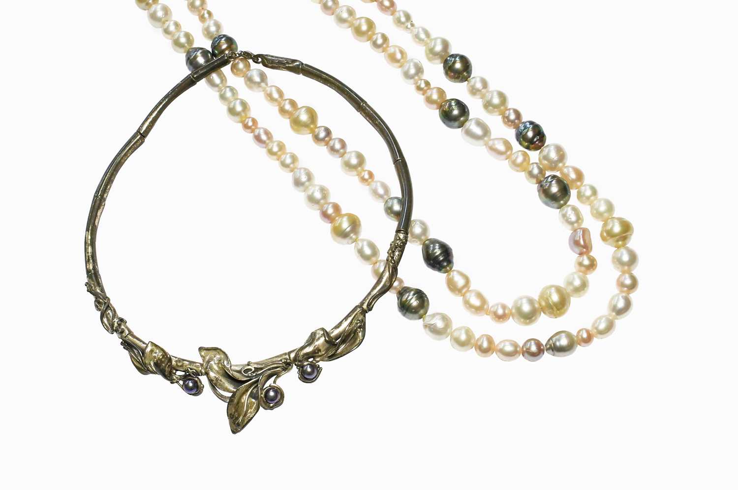 Lot 11 - A Cultured Pearl Necklace, by Hagit Gorali, of...